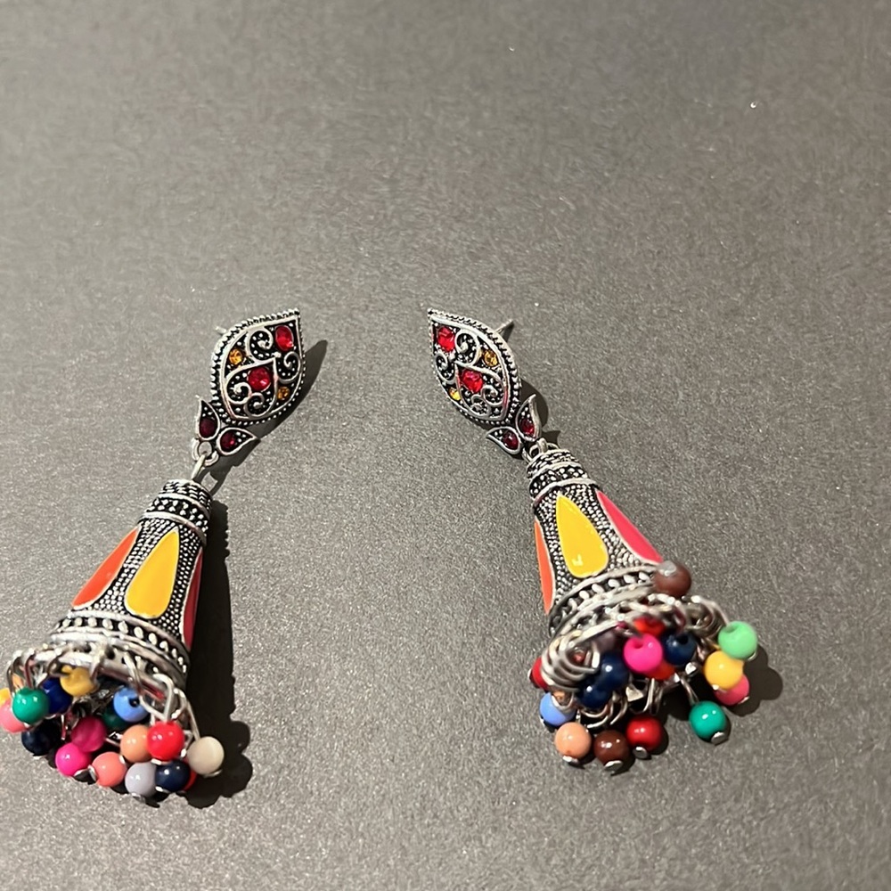 Accepting Offer! Beautiful Multicolored Vintage J… - image 3